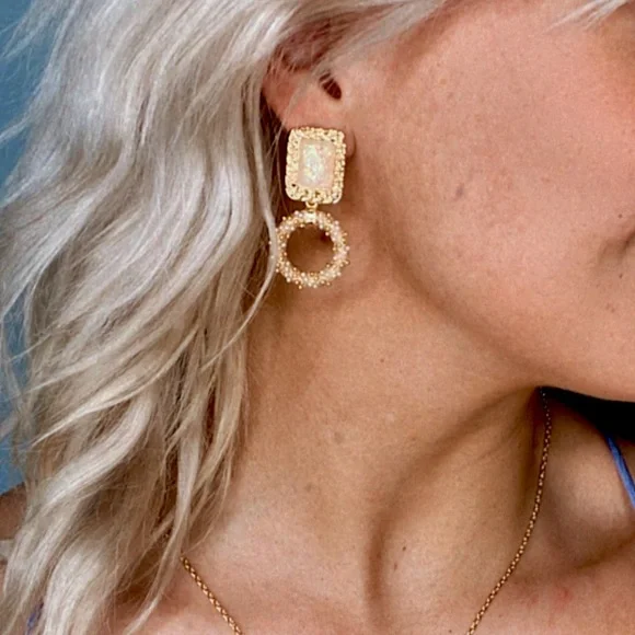 ✨🌈 Gold Square Drop Earrings 🌈✨ - Picture 9 of 14